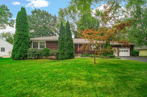 723 S Park Dr, Chesterton, IN, 46304-2941 | Card Image