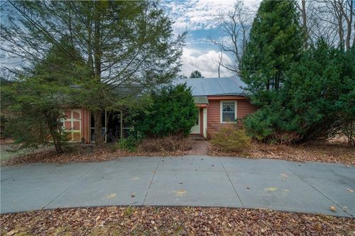 335 South Street, Wrentham, MA, 02093 | Card Image