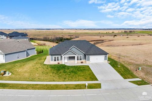 3919 Victory Dr, Manhattan, KS, 66503-3064 | Card Image