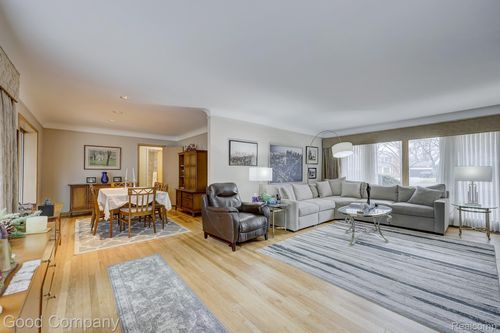 1557 Lochmoor Blvd, Grosse Pointe Woods, MI, 48236-4013 | Card Image