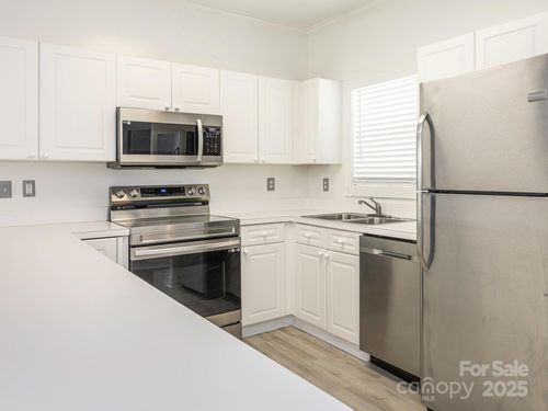 8747 Coralbell Ln, Charlotte, NC, 28213-5286 | Card Image