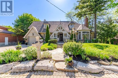 1114 Kipling Ave, Etobicoke, ON, M9B3M5 | Card Image