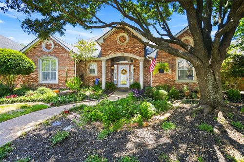 3106 Stornoway Trl, Arlington, TX, 76012-3471 | Card Image