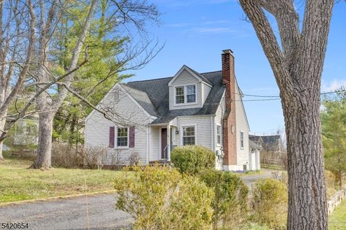 24 Riverwood Ave, Bedminster, NJ, 07921-2508 | Card Image