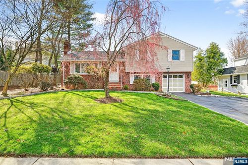 118 Harriot Ave, Harrington Park, NJ, 07640-1506 | Card Image