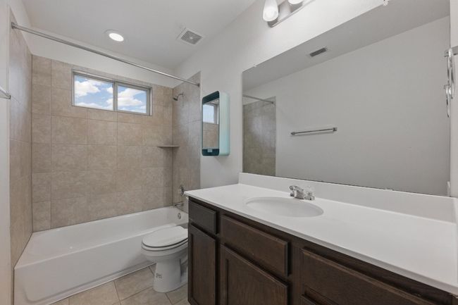 Upstairs bathroom | Image 21