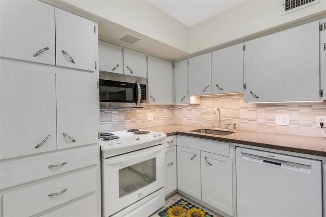 APT-24 - 2310 Denmark St, Condo with 2 bedrooms, 2 bathrooms and null parking in CLEARWATER FL | Image 9