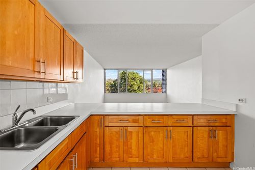 apt-301-3030 Ala Ilima St, Honolulu, HI, 96818-2766 | Card Image