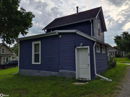427 West St, Grinnell, IA, 50112-2361 | Card Image
