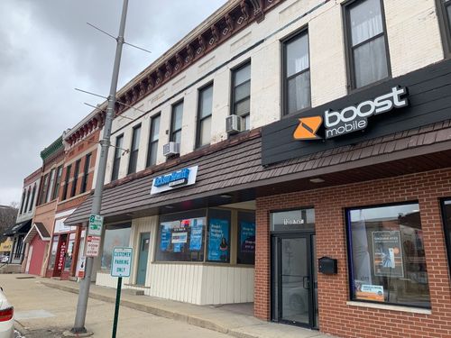 upper-8 N State Street, Elgin, IL, 60123 | Card Image