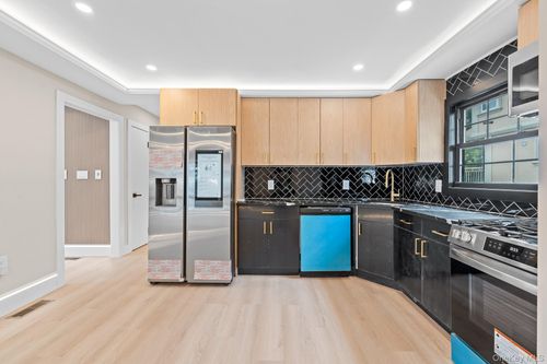 14631 222nd St, Springfield Gardens, NY, 11413-3836 | Card Image