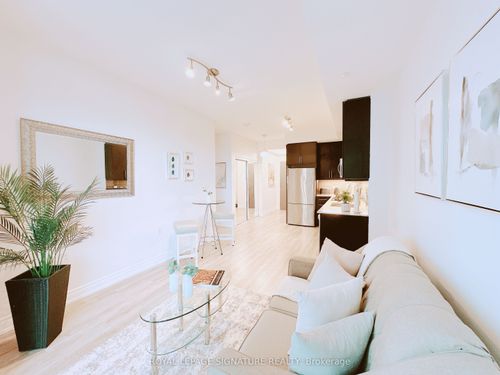 710-9600 Yonge St, Richmond Hill, ON, L4C0X3 | Card Image