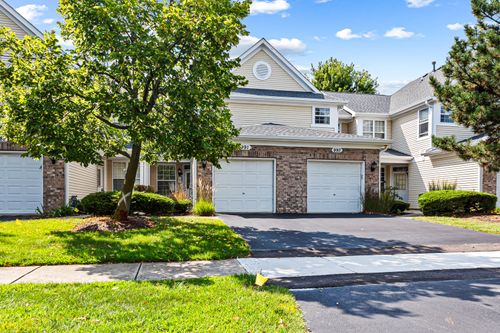 991 Sheridan Cir, Naperville, IL, 60563-4211 | Card Image