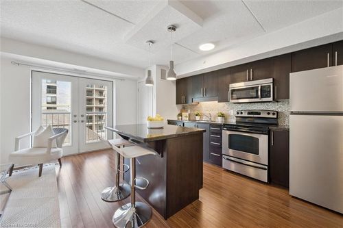 307-776 Laurelwood Dr, Waterloo, ON, N2V0A8 | Card Image