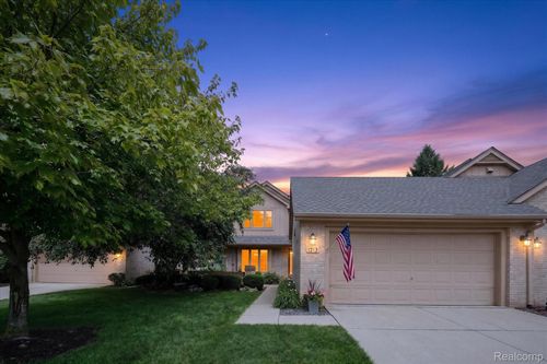 1213 Autumn Dr, Troy, MI, 48098-5109 | Card Image