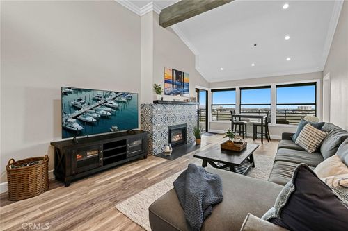 apt-313-260 Cagney Ln, Newport Beach, CA, 92663-2672 | Card Image