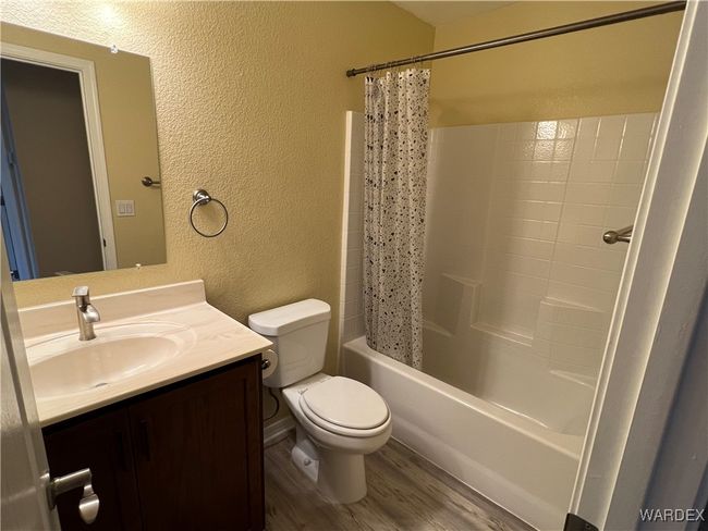 Bathroom | Image 19