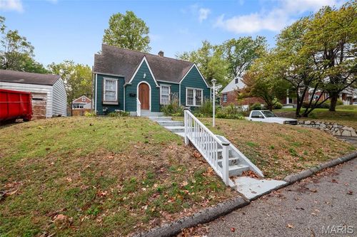 2418 Petrova Ave, Jennings, MO, 63136-3903 | Card Image