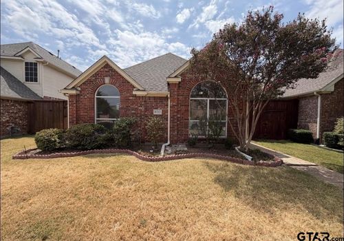 8703 Stonecrest Dr, Irving, TX, 75062 | Card Image