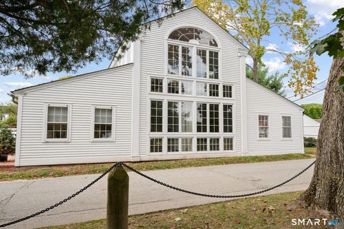 8 Novelty Ln, Essex, CT, 06426-1168 | Card Image