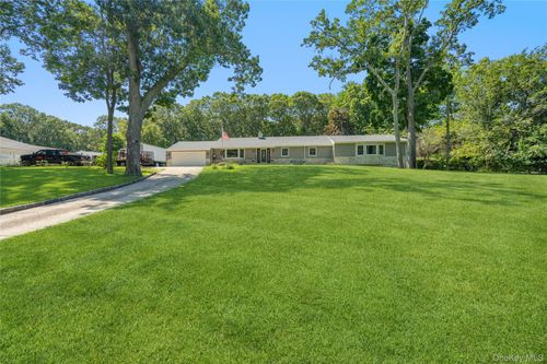 306 Smith Rd, Lake Ronkonkoma, NY, 11779-2214 | Card Image