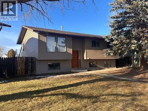 52 Wildrose Cres W, Brooks, AB, T1R0A4 | Card Image