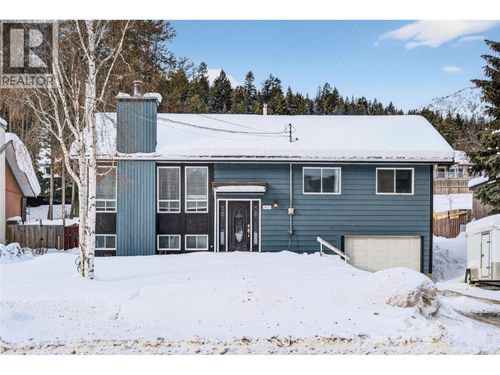 911 Alpine Way, Elkford, BC, V0B1H0 | Card Image