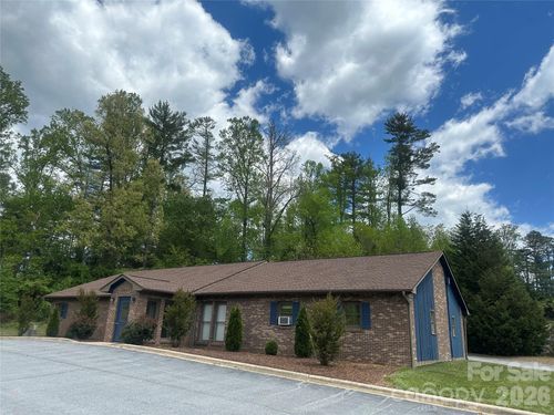 2920 Haywood Rd, Hendersonville, NC, 28791-8743 | Card Image