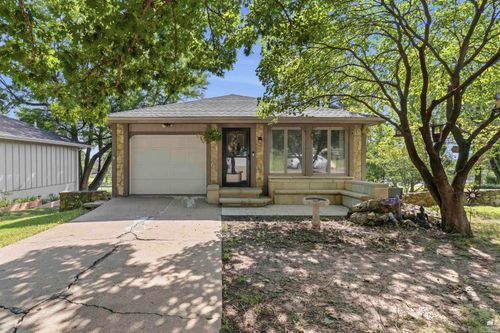 1800 Cedar Crest Drive, Manhattan, KS, 66503 | Card Image