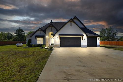 8310 S 301st East Ave, Broken Arrow, OK, 74014-6030 | Card Image