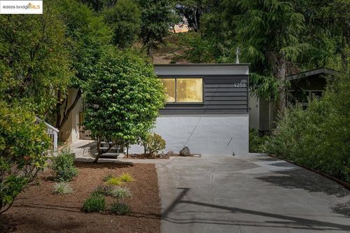 4258 Maple Ave, Oakland, CA, 94602-4047 | Card Image