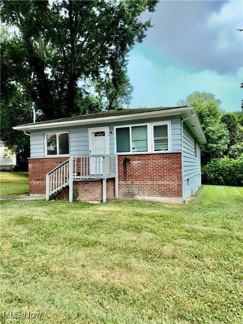 1052 Yukon Ave, Akron, OH, 44320-2558 | Card Image