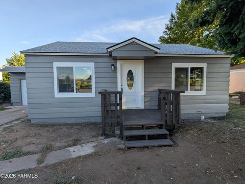 1306 W Washington Ave, Union Gap, WA, 98903-1236 | Card Image