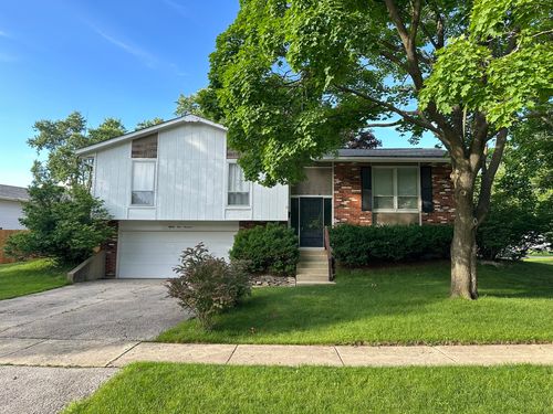 8119 Eastwood Ln, Woodridge, IL, 60517-4131 | Card Image