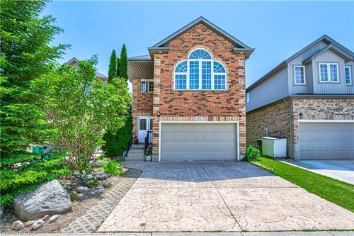 87 Steepleridge St, Kitchener, ON, N2P2W3 | Card Image