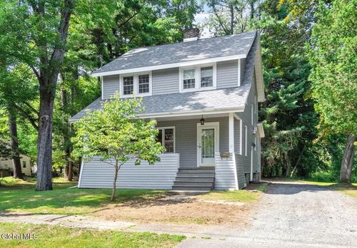 11 Albright Pl, Delmar, NY, 12054-1026 | Card Image