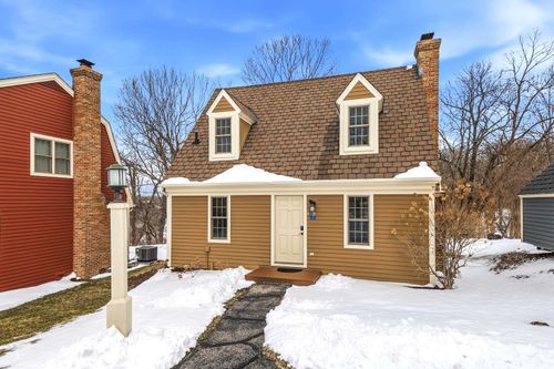 7 Settler Ln, Galena, IL, 61036-8703 | Card Image