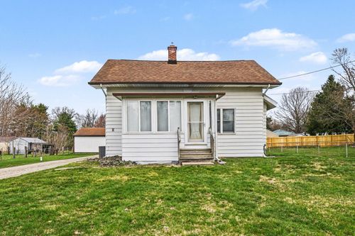 225 Owens St, Niles, MI, 49120-4150 | Card Image