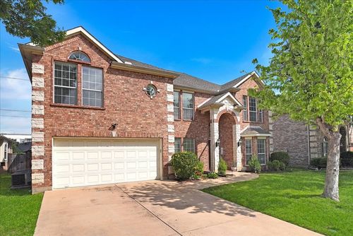 5856 Summerwood Dr, Grand Prairie, TX, 75052-0435 | Card Image