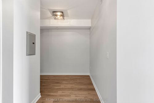 313-5010 Corporate Dr, Burlington, ON, L7L0H6 | Card Image