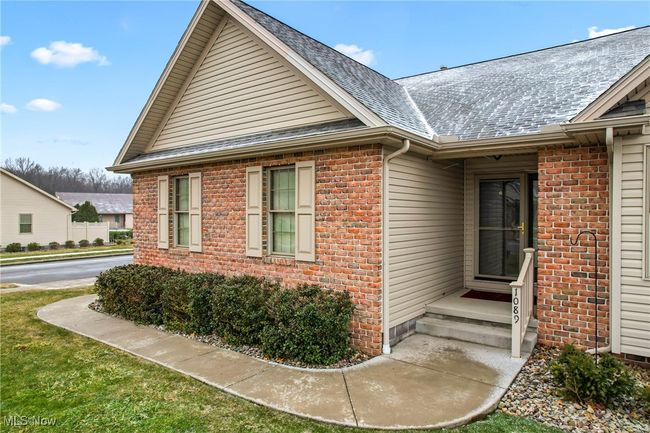 1089 Park Pl, Condo with 2 bedrooms, 2 bathrooms and null parking in Niles OH | Image 28