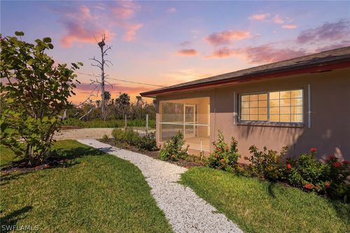 1046 Periwinkle Way, SANIBEL, FL, 33957 | Card Image