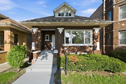 8219 S Throop St, Chicago, IL, 60620-3935 | Card Image