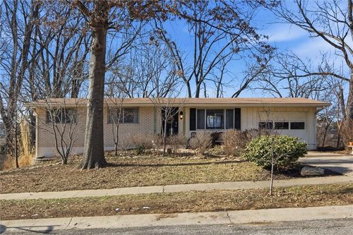 9938 Fairlane Rd, Lenexa, KS, 66215-1735 | Card Image