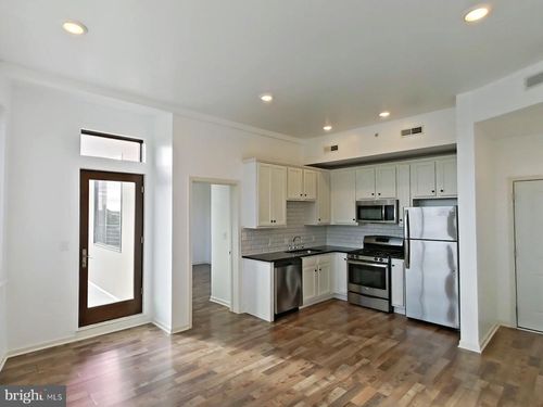 apt-402-333 Earp St, PHILADELPHIA, PA, 19147-5926 | Card Image
