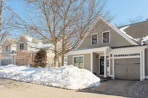 20-20 White Oaks Ln, Reading, MA, 01867-4607 | Card Image
