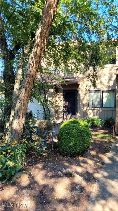 9681 Abbeyshire Way, Concord Township, OH, 44060-6551 | Card Image