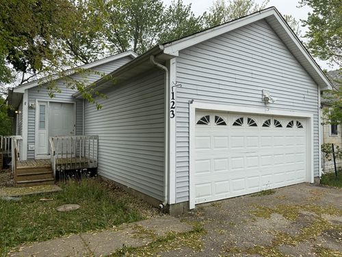 123 E Washington St, Round Lake Park, IL, 60073-3000 | Card Image
