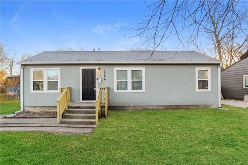 1004 S Brockway St, Olathe, KS, 66061-5224 | Card Image