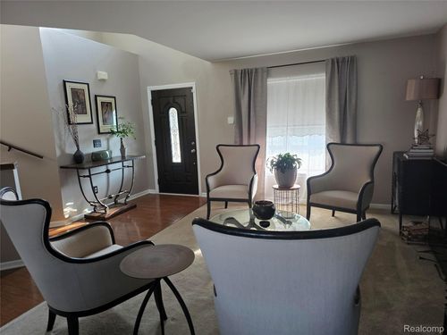 25050 Constitution Ave, Warren, MI, 48089 | Card Image
